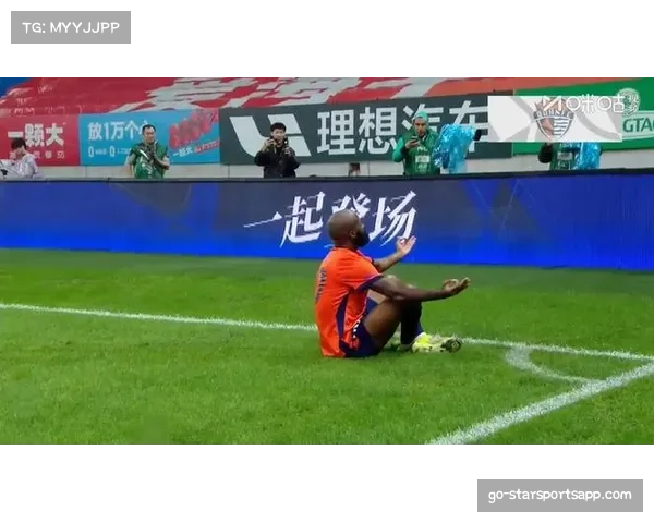 青岛海牛遭上海海港逆转 兰克尔泽外援表现抢眼助力球队拼劲十足 青岛海牛遭上海海港逆转 兰克尔泽外援表现抢眼助力球队拼劲十足